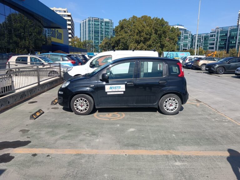 Roda Novi Beograd mesto za invalida sluzbeni auto 1 scaled 1 768x576
