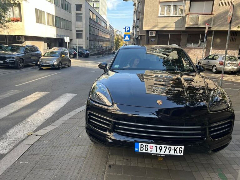 Ugao Kneginje Zorke i Kicevske blokirala dva pesacka prelaza 2 1 768x576
